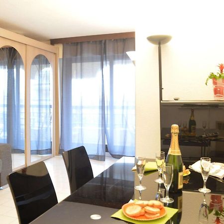 Studio Cabine A 200M De Port Frejus, Plage, Commerces, Terrasse, 4 Couchages, Menage Inclus - Fr-1-226A-31 Exteriör bild