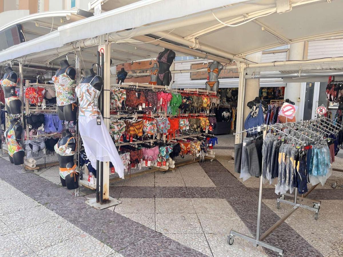 Studio Cabine A 200M De Port Frejus, Plage, Commerces, Terrasse, 4 Couchages, Menage Inclus - Fr-1-226A-31 Exteriör bild