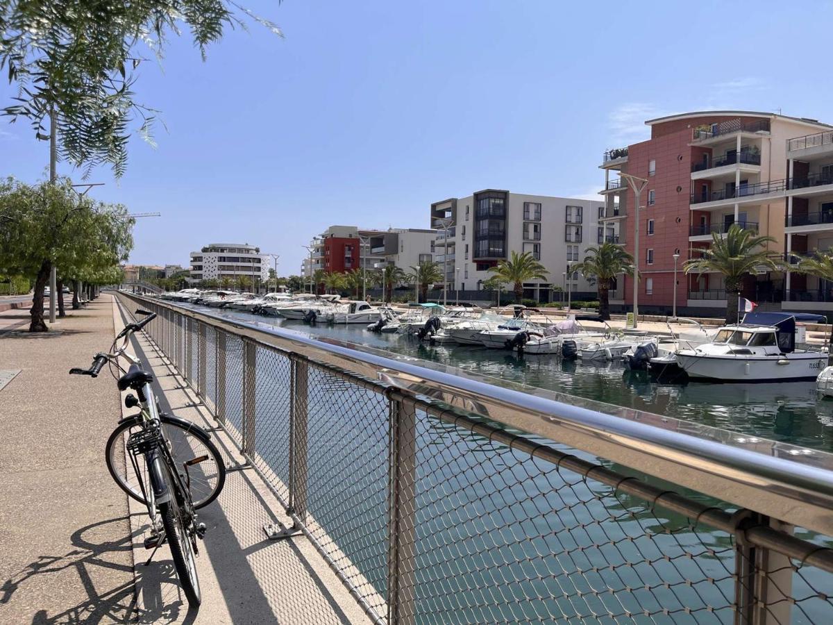Studio Cabine A 200M De Port Frejus, Plage, Commerces, Terrasse, 4 Couchages, Menage Inclus - Fr-1-226A-31 Exteriör bild