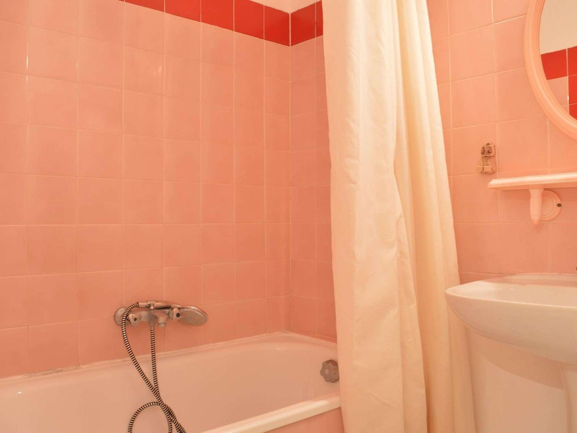 Studio Cabine A 200M De Port Frejus, Plage, Commerces, Terrasse, 4 Couchages, Menage Inclus - Fr-1-226A-31 Exteriör bild