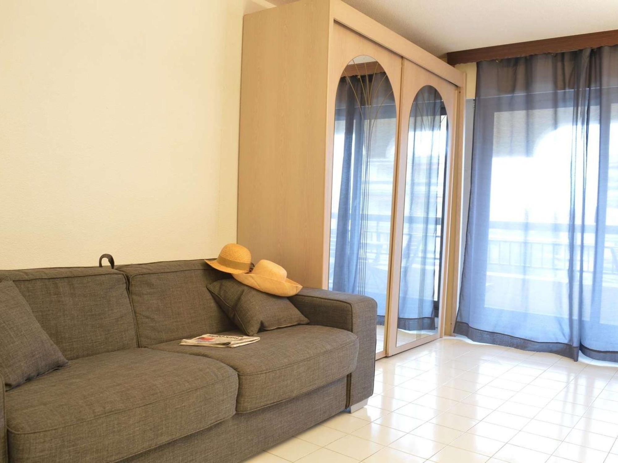 Studio Cabine A 200M De Port Frejus, Plage, Commerces, Terrasse, 4 Couchages, Menage Inclus - Fr-1-226A-31 Exteriör bild