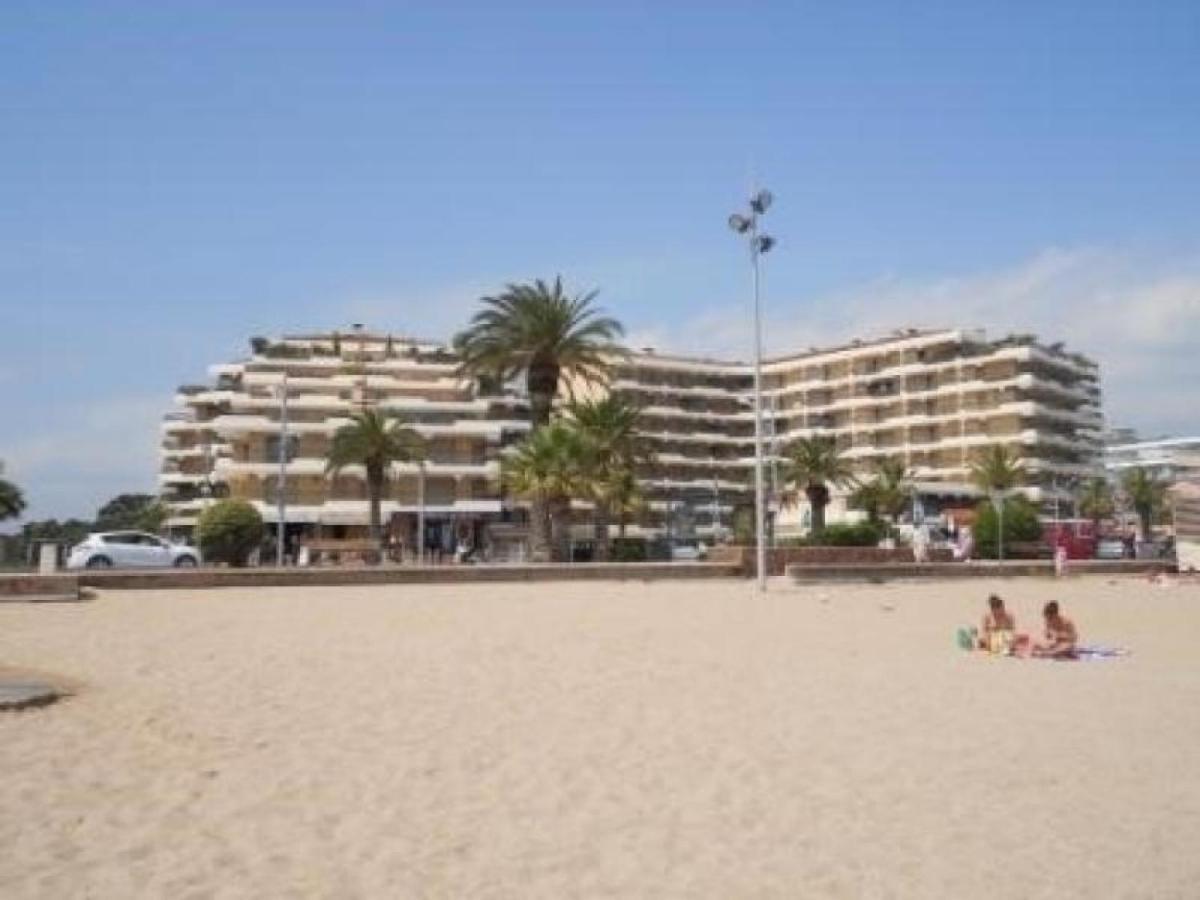 Studio Cabine A 200M De Port Frejus, Plage, Commerces, Terrasse, 4 Couchages, Menage Inclus - Fr-1-226A-31 Exteriör bild